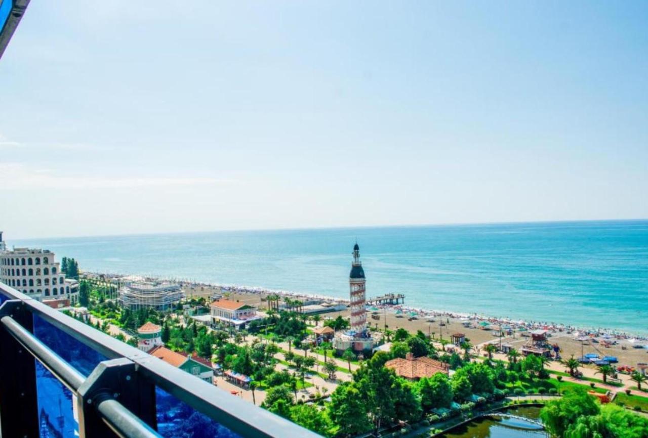 Orbi City Sea Side & Sea View Apartments Batumi Kültér fotó